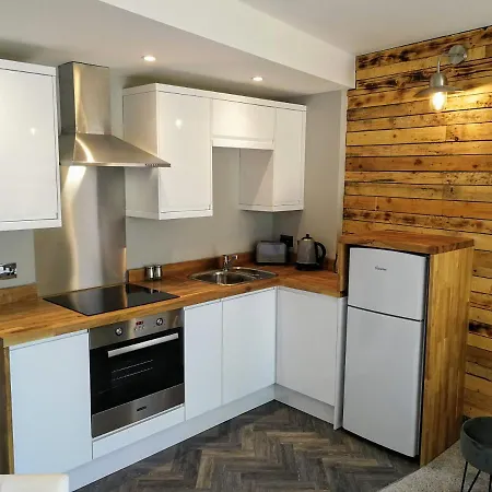 Apartment Derby Den By Cliftonvalley Bristol