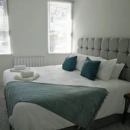 Apartment Derby Den By Cliftonvalley Bristol